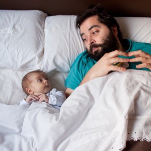 Fotos de hombres encantados en su rol de padre