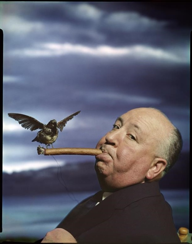 Retrato de Alfred Hitchcock para la promoción de la película Los Pájaros