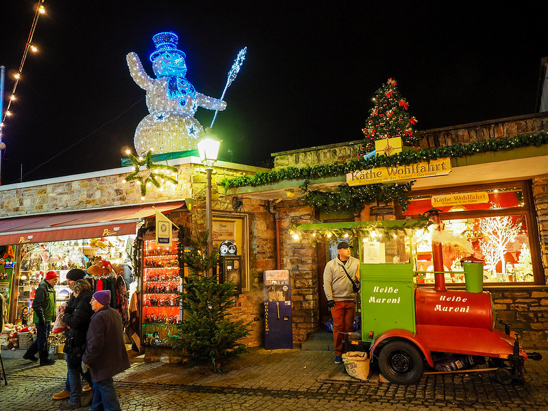 Mercado de navidad de Rudesheim en Hesse, Alemania
