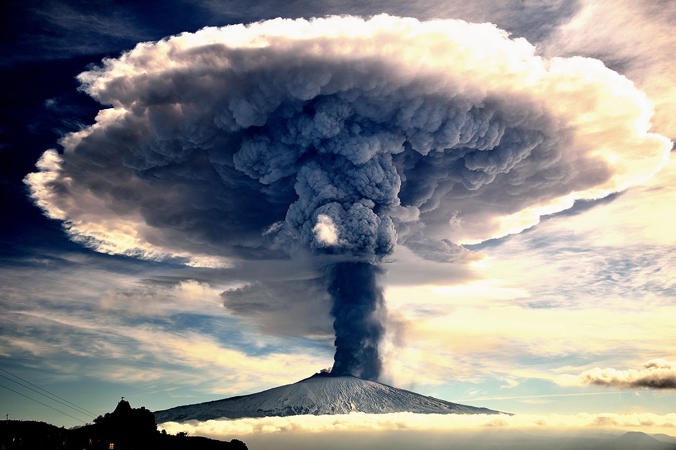 Autor: Giuseppe Mario Famiani. Ttulo: Sensazioni, Etna in eruzioni