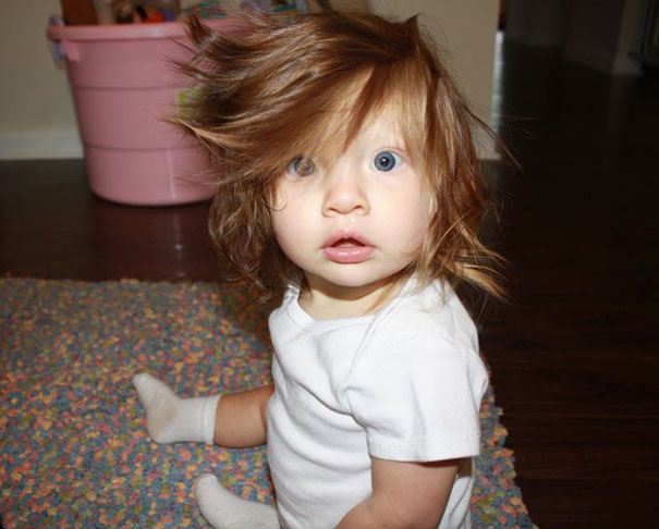 bebé de 9 meses con pelazo