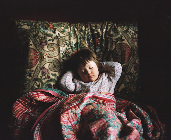 retrato ni&ntilde;a s&iacute;ndrome de down 
