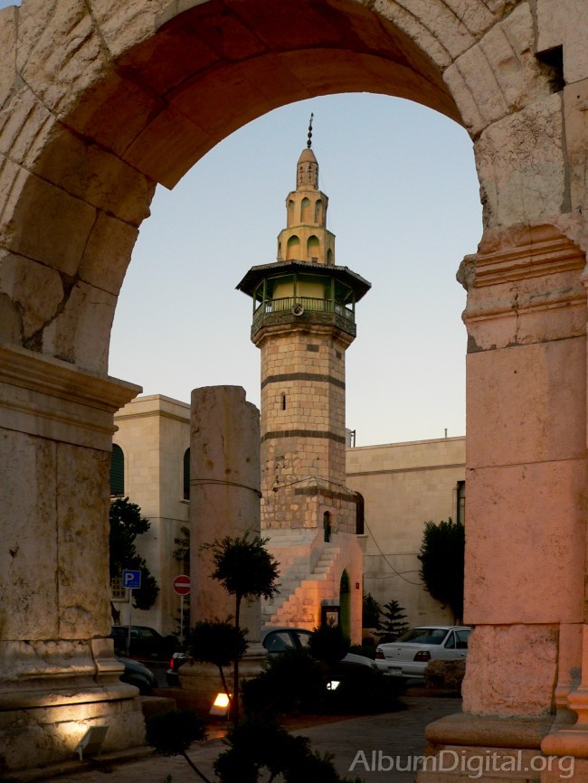 Arco romano y minarete de Damasco