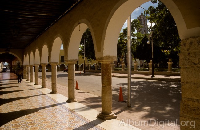 Arcos de zocalo Valladolid Mexico