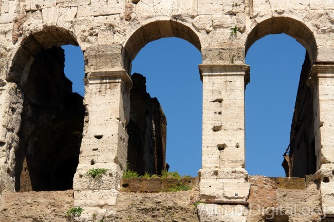 Arcos del Coliseo Romano