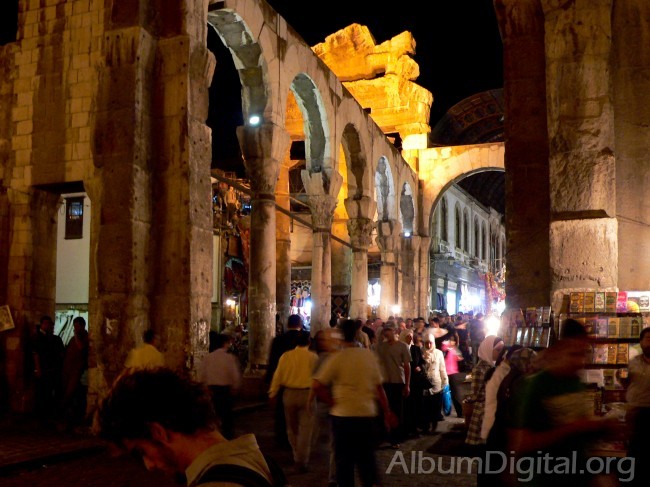 Arcos romanos de entrada al Bazar