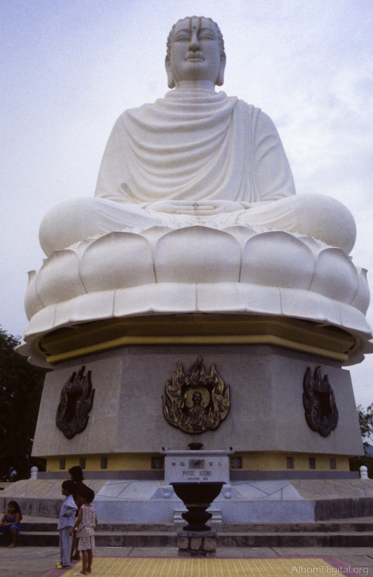 Buda gigante de Nha Trang