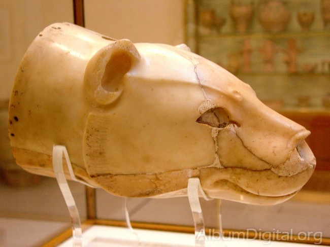Cabeza de leon en alabastro museo heraklion