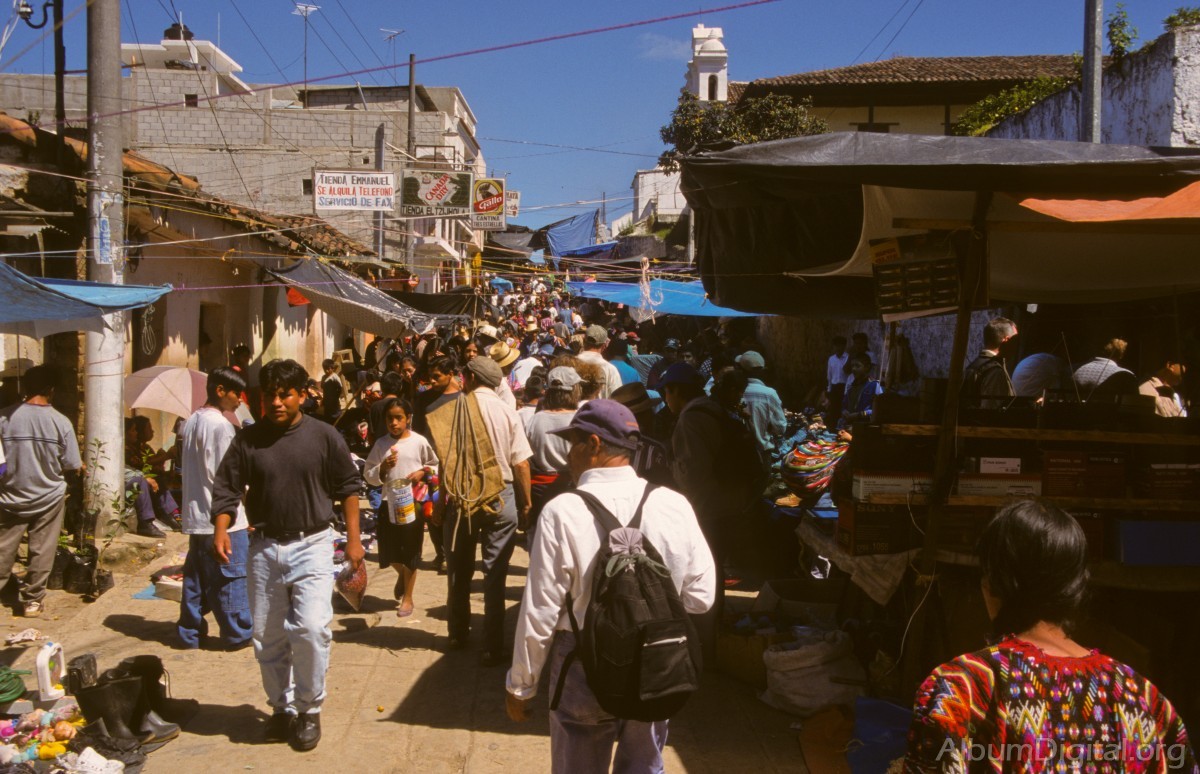 Calle Chichicastenango