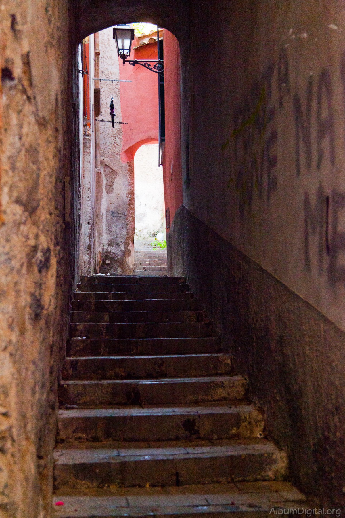 Calle con escalinata en Salerno