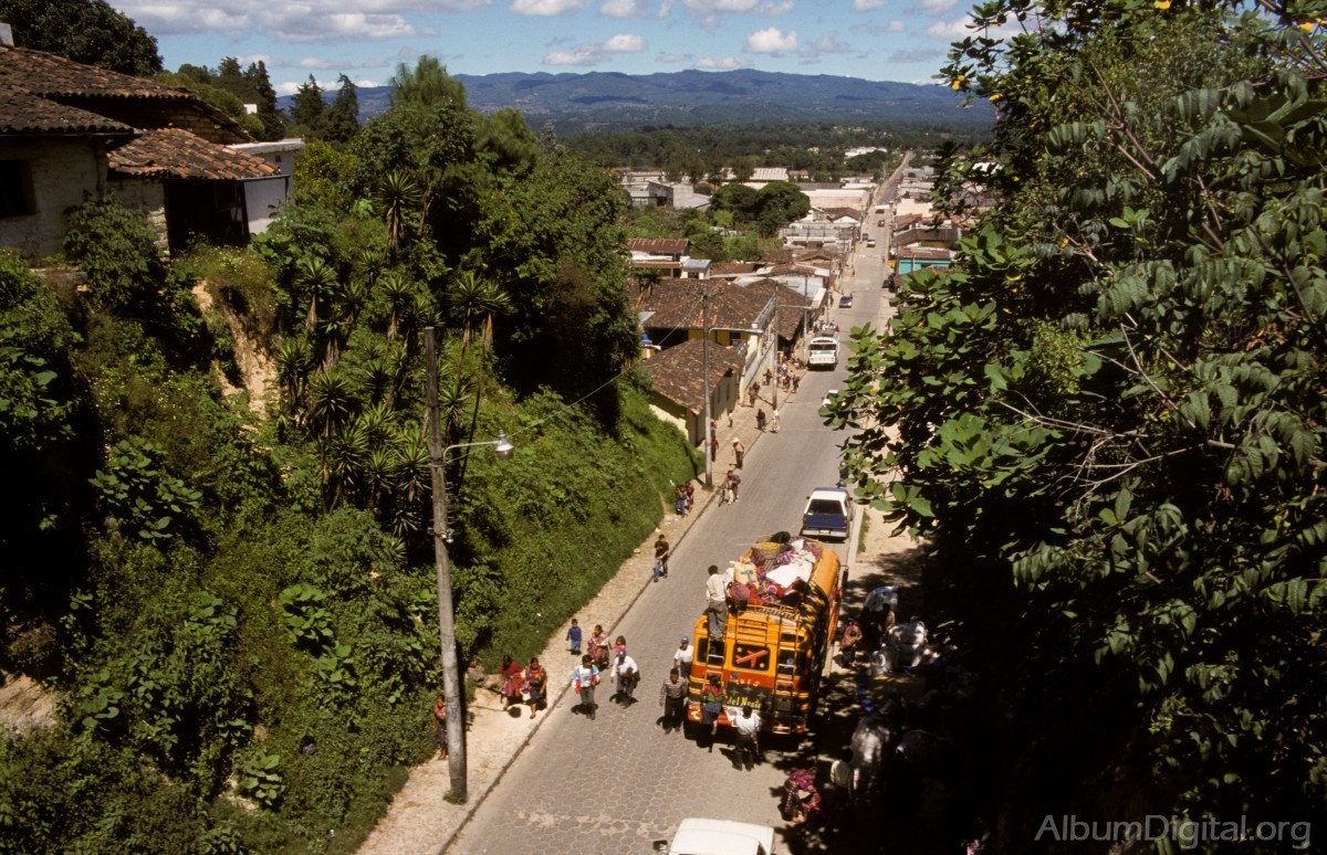 Calle de Chichicastenango