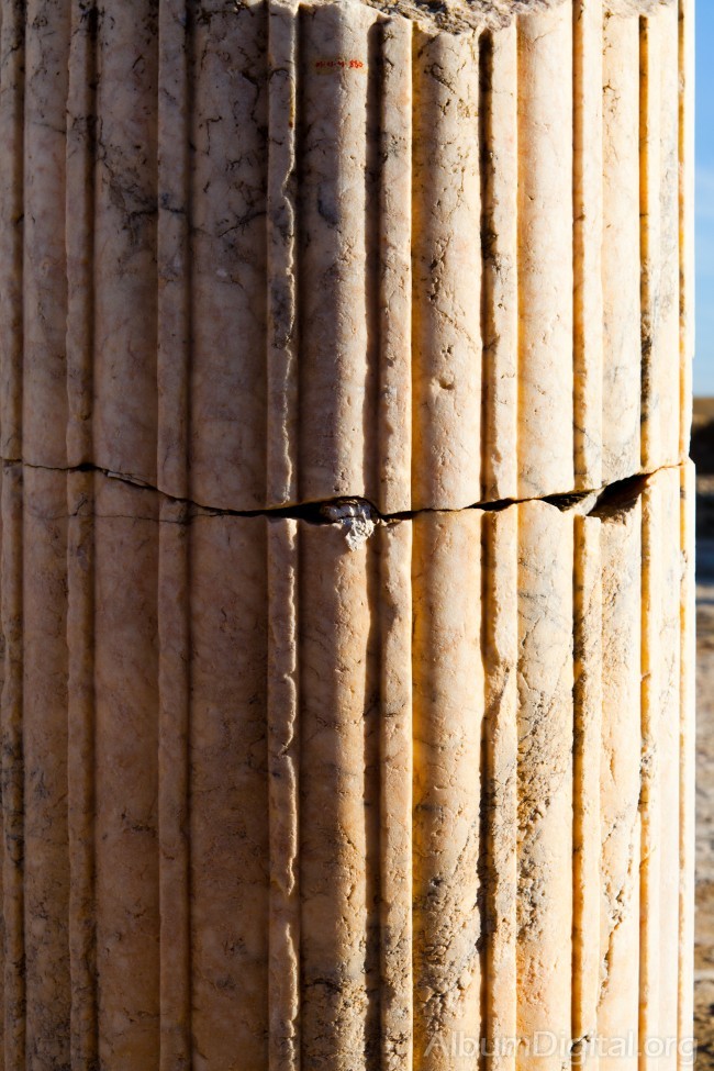 Columna romana de marmol