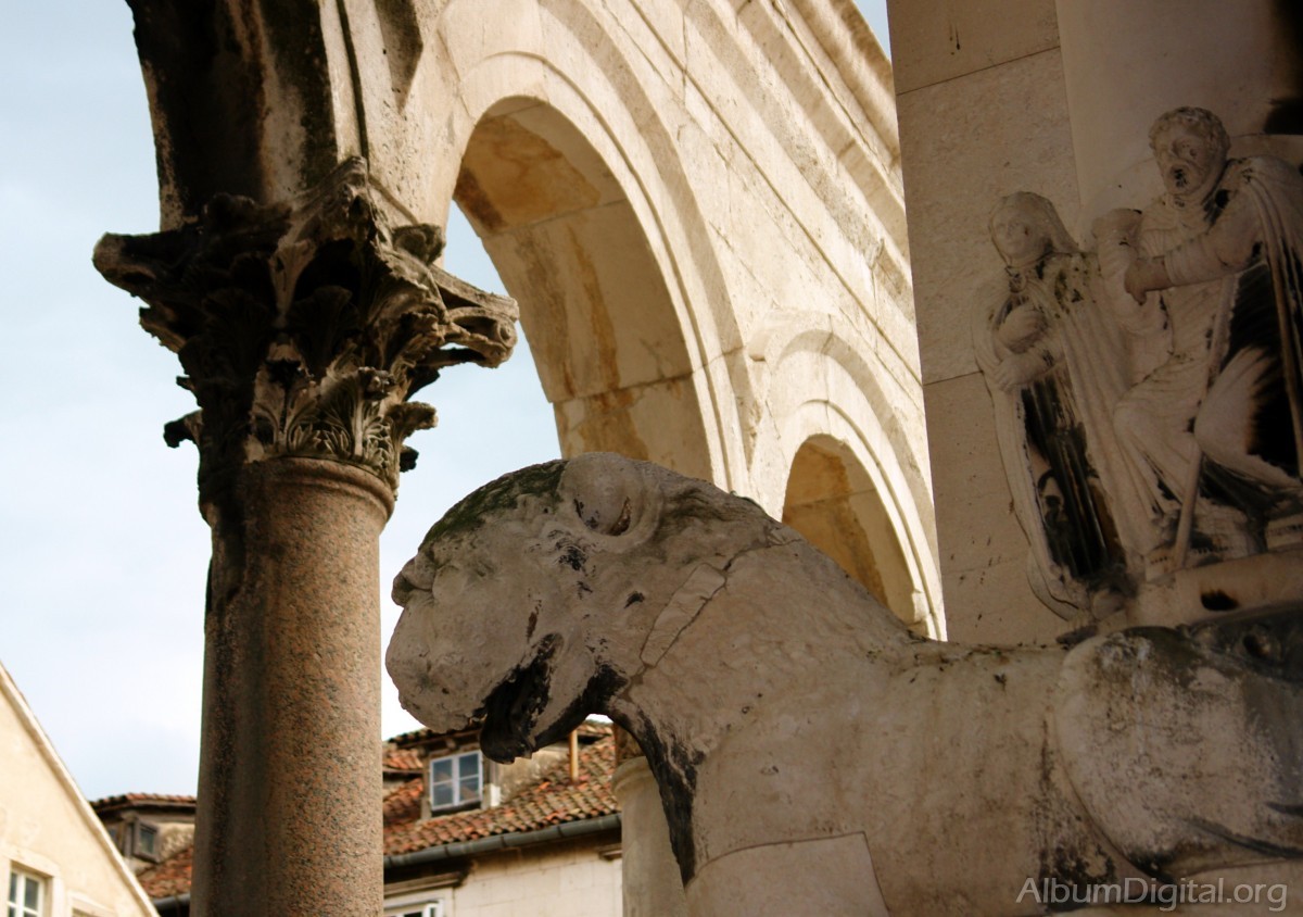 Colunma Corintia Palacio Diocleciano de Split