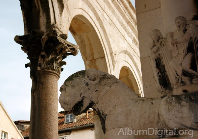 Colunma Corintia Palacio Diocleciano de Split