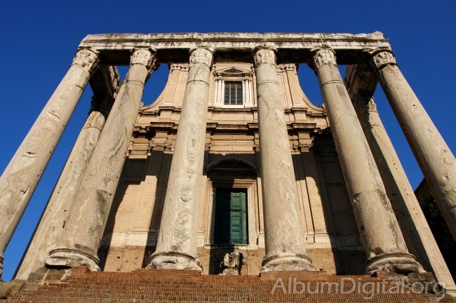 Contrapicado Templo Antonino