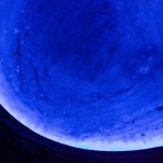 Foto Cupula de sal con luz azul