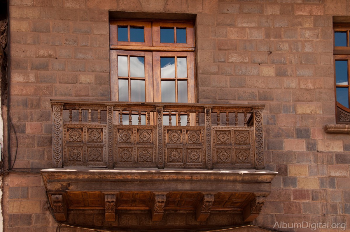 Detalle del balcon casa Colonial Cuzco