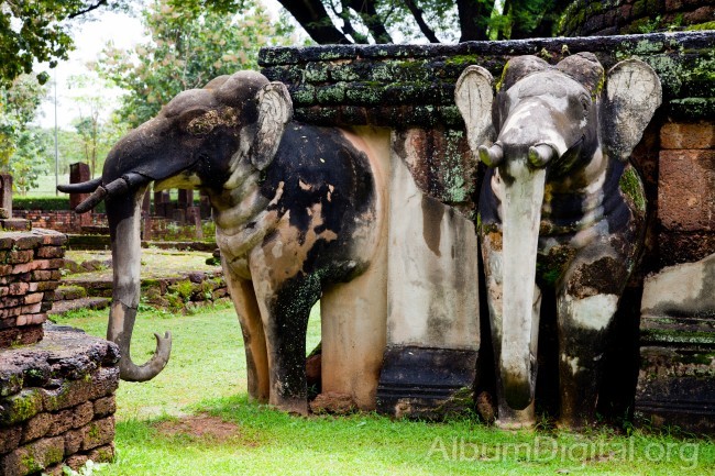 Elefantes de piedra