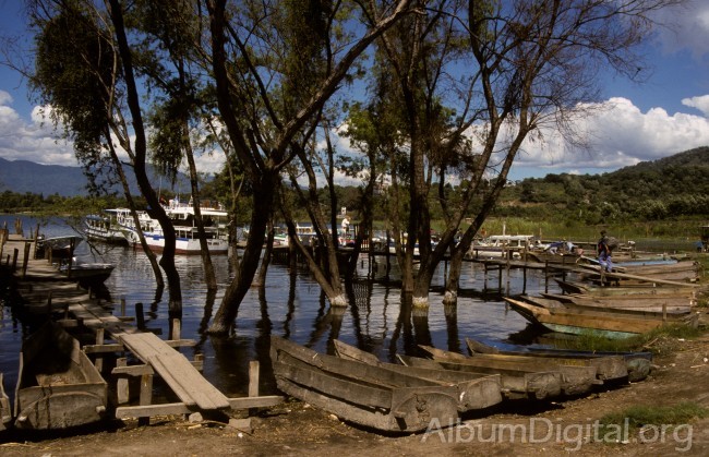 Embarcadero lago Atitlan 