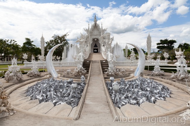 Entrada Templo de Wat Drong Thun