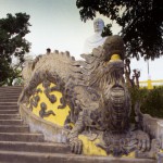 Foto Escaleras acceso al buda de Nha Trang