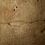 Foto Escritura cuneiforme