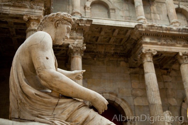 Escultura Agora de Mileto Museo de Pergamo