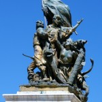 Foto Escultura de bronce Monumento Victor Manuel