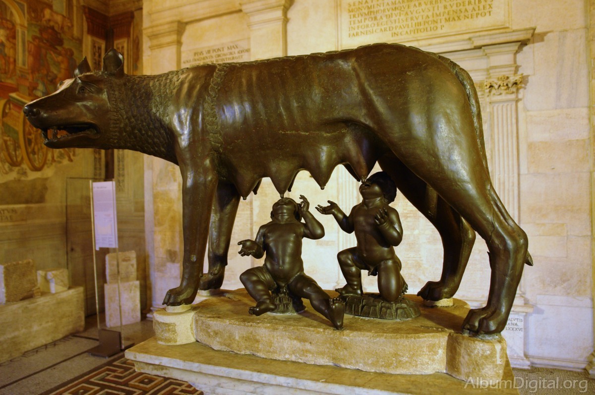 Escultura Loba de Romulo y Remo