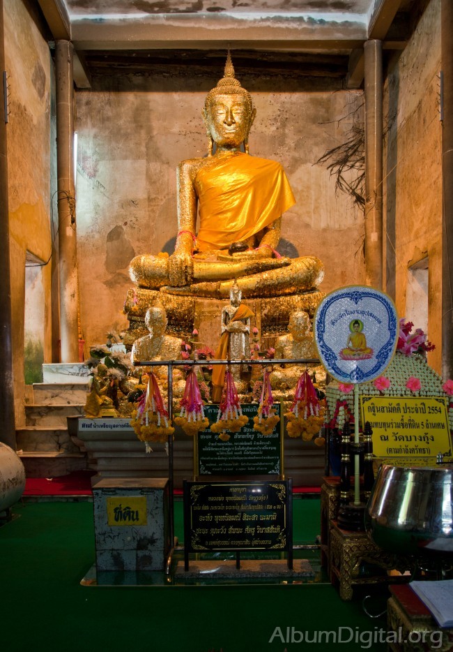 Estatua de  Buda Templo Bang Kung