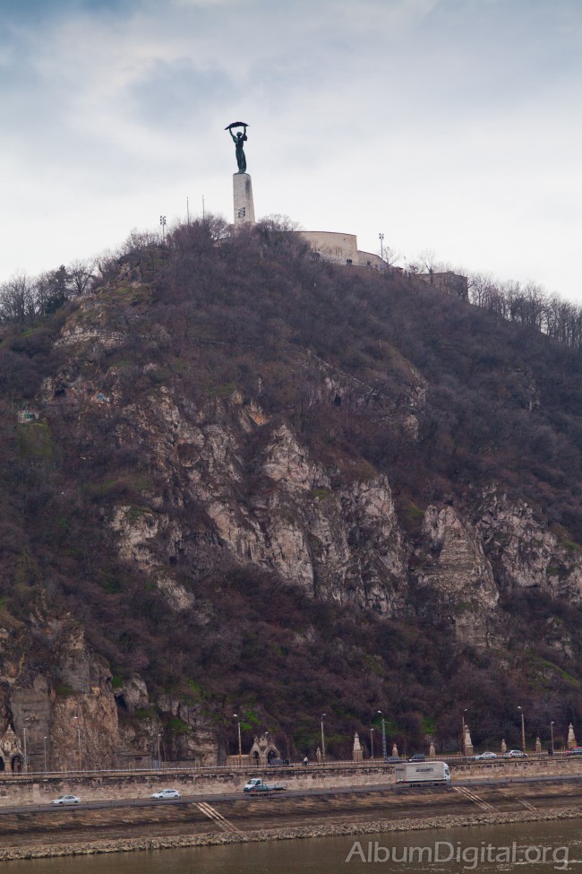 Estatua de la Liberacion del Monte Gellert
