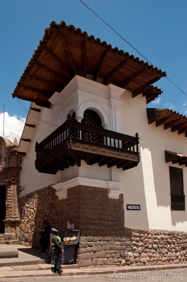 Fachada casa colonial Cuzco 