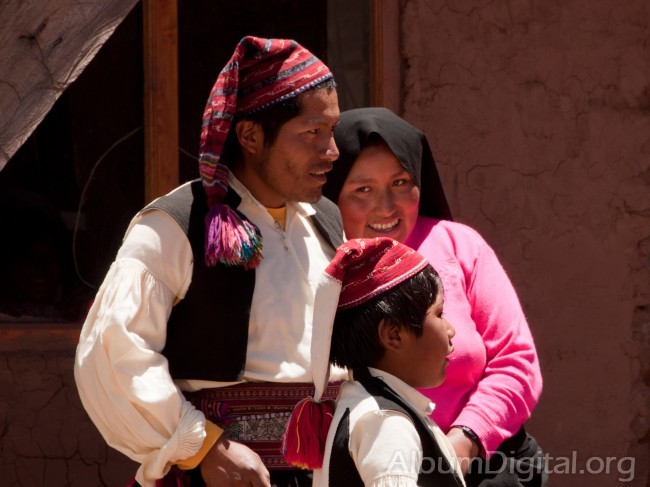 Familia del lago Titicaca