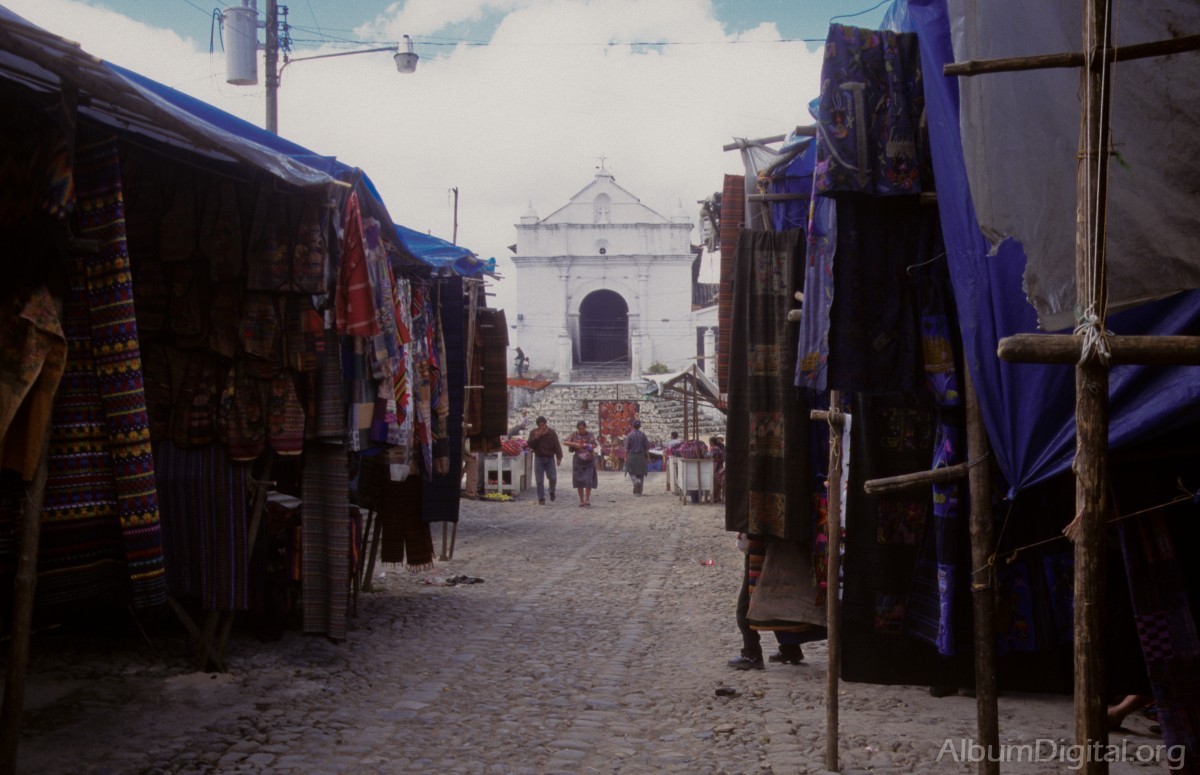 Iglesia y mecado Guatemala