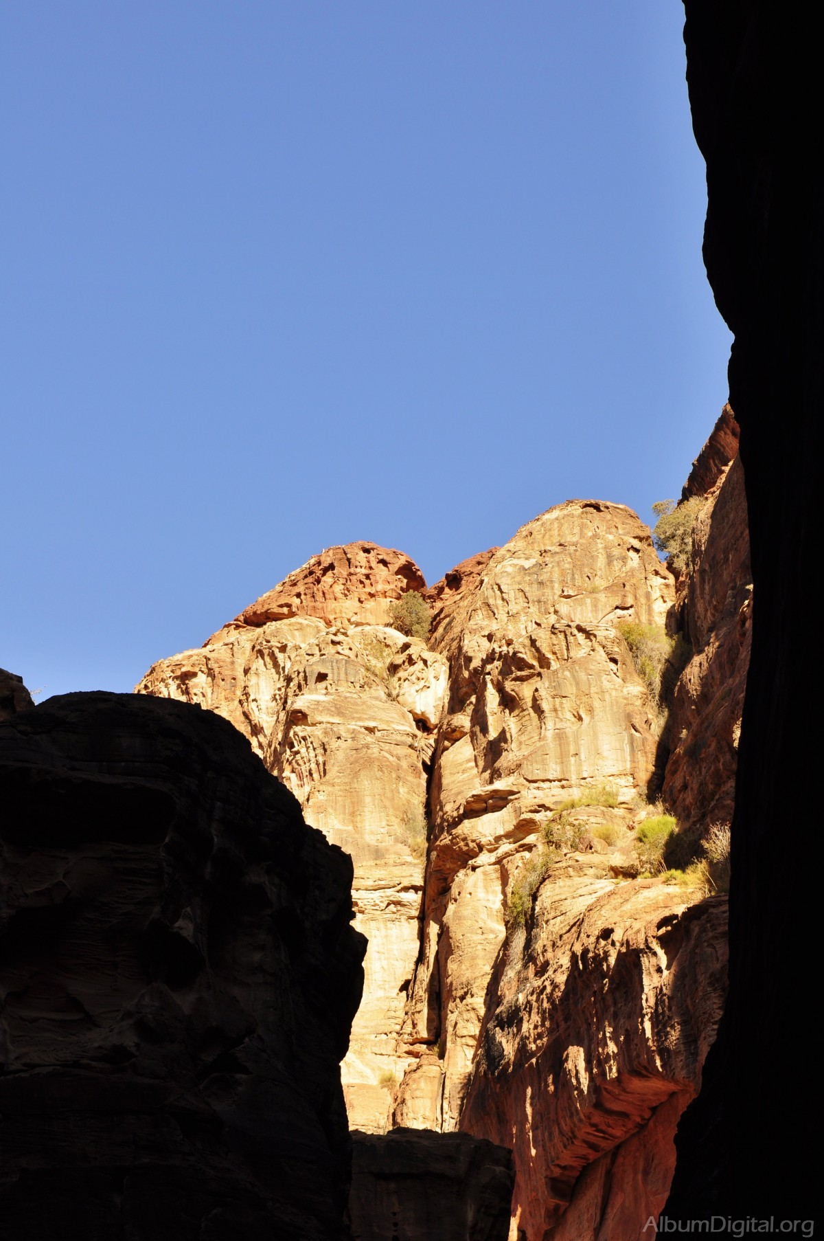 Luces y sombras del Siq de Petra