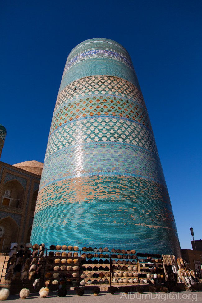 Minarete Kalta en Jiva