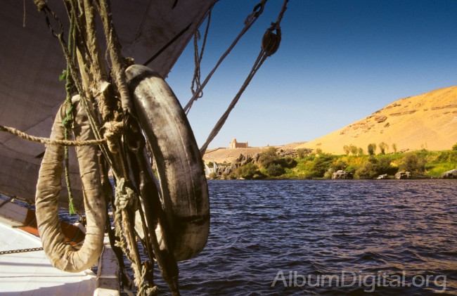 Navegando en faluca por el Nilo