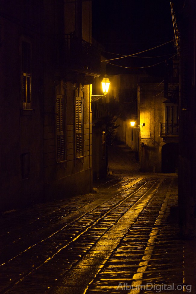 Noche en las calles de Erice