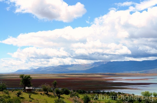 Orilla del Lago Argentino