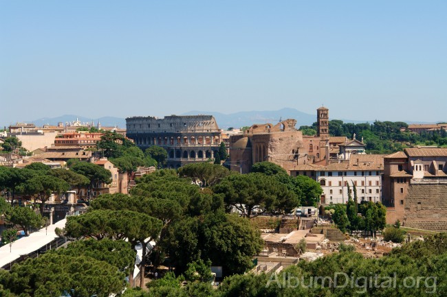 Panoramica con el Coliseo Romano