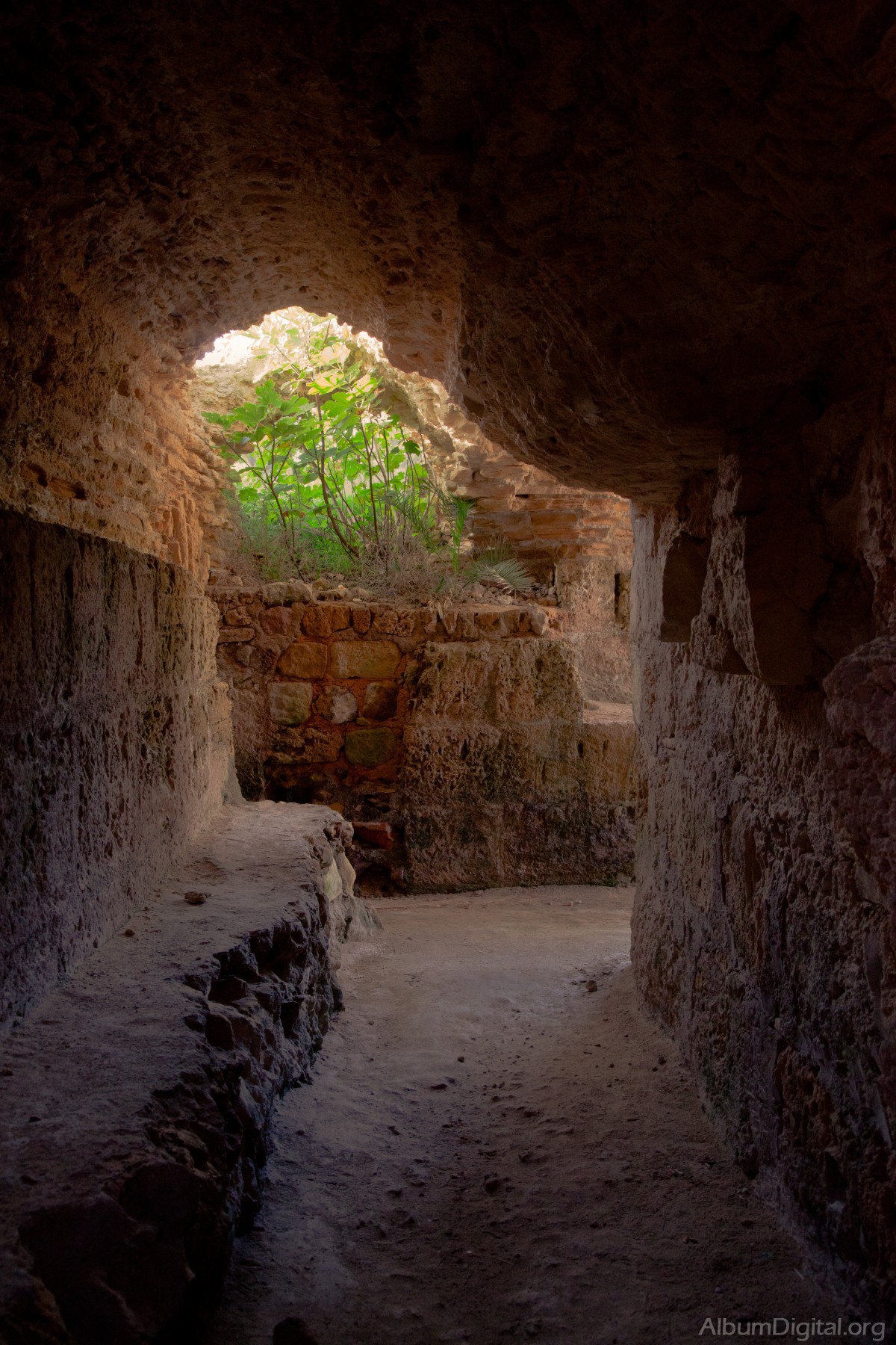 Pasadizo ruinas romanas