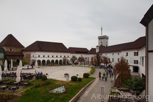 Patio central del castillo de Liubliana