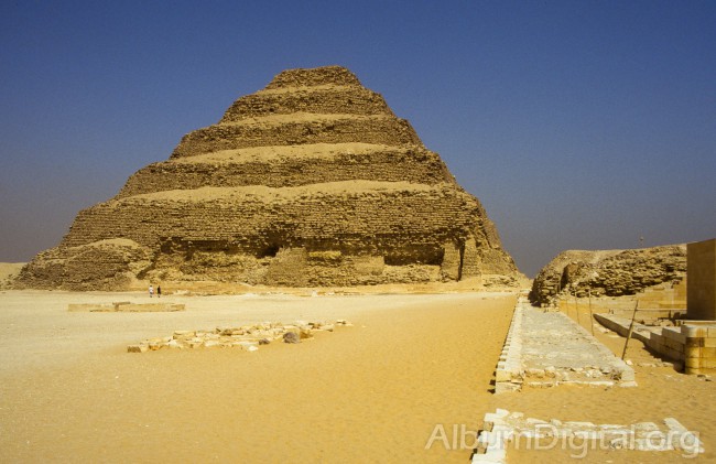 Piramide escalonada Egipto
