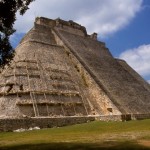 Foto Piramide Maya Uxmal