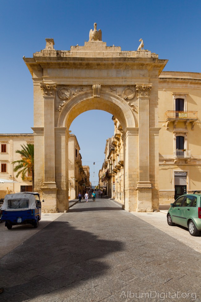 Puerta Real de Noto Sicilia