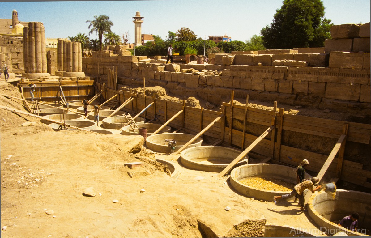 Reconstruccion zona arqueologica de Luxor