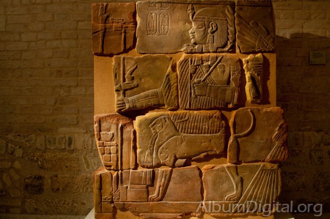Relieve  egipcio sobre piedra Museo Nuevo Berlin