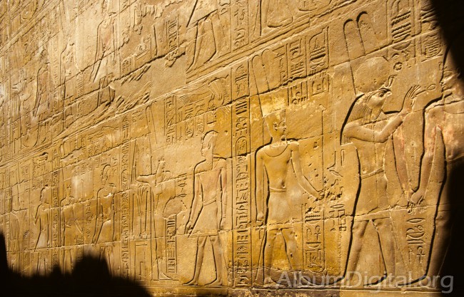 Relieves muro del Templo de Luxor