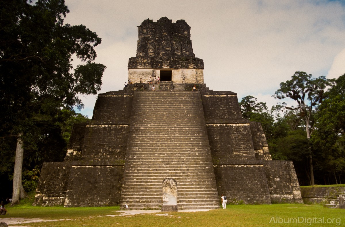 Templo de la Luna Tikal 