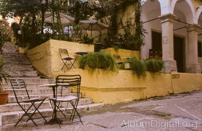 Terraza de restaurante en Grecia